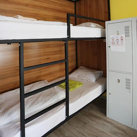 Light Life Hostel Kiev Esterno foto
