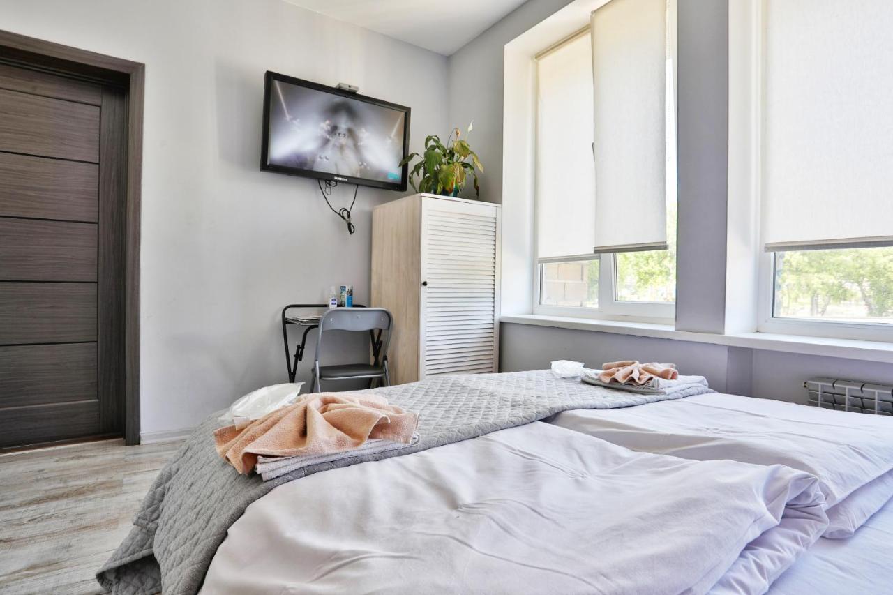 Light Life Hostel Kiev Esterno foto