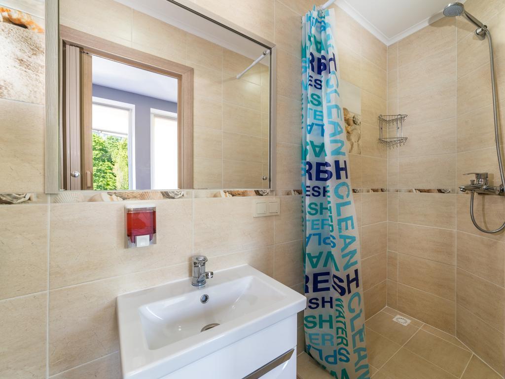 Light Life Hostel Kiev Esterno foto