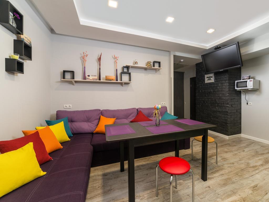 Light Life Hostel Kiev Esterno foto
